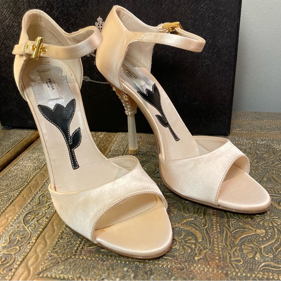 NWT Prada satin heels Calzature Donna Jeweled blush cream size 6 - Picture 10 of 10